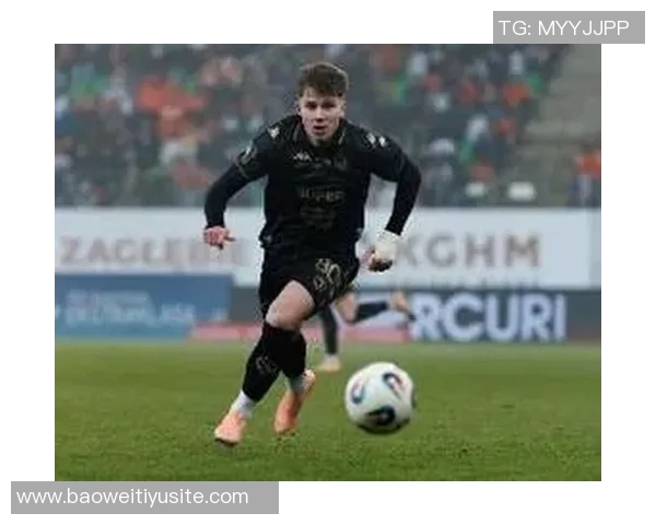 波兰媒体报道拜仁关注17岁边锋皮图谢夫斯基身价达1200万欧元 波兰媒体报道拜仁关注17岁边锋皮图谢夫斯基身价达1200万欧元