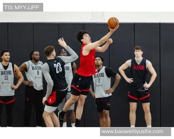 杨瀚森与克林根联手打造内线防线共同提升球队竞争力 杨瀚森与克林根联手打造内线防线共同提升球队竞争力